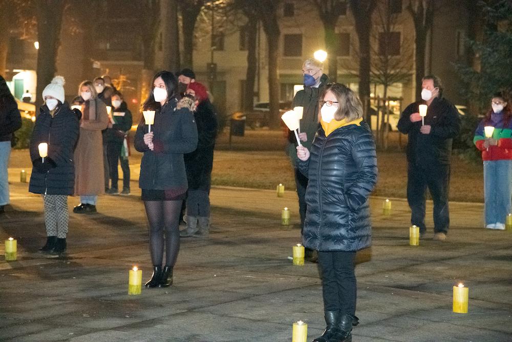Immagine per Fiumicello non dimentica Giulio, candele accese per chiedere giustizia